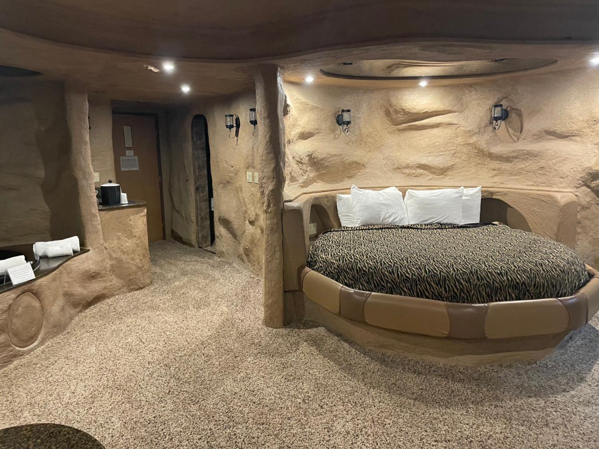 Designer Inn And Suites Toledo Esterno foto