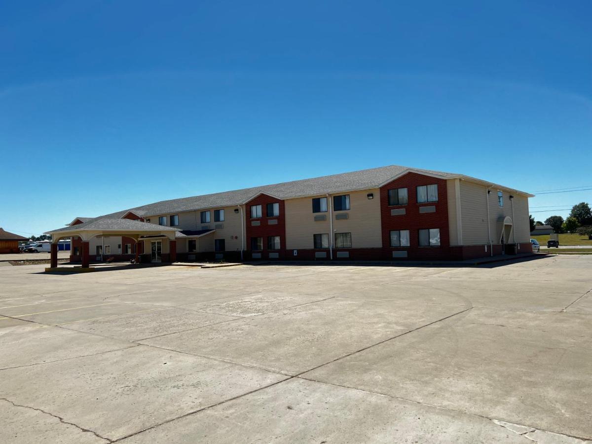 Designer Inn And Suites Toledo Esterno foto