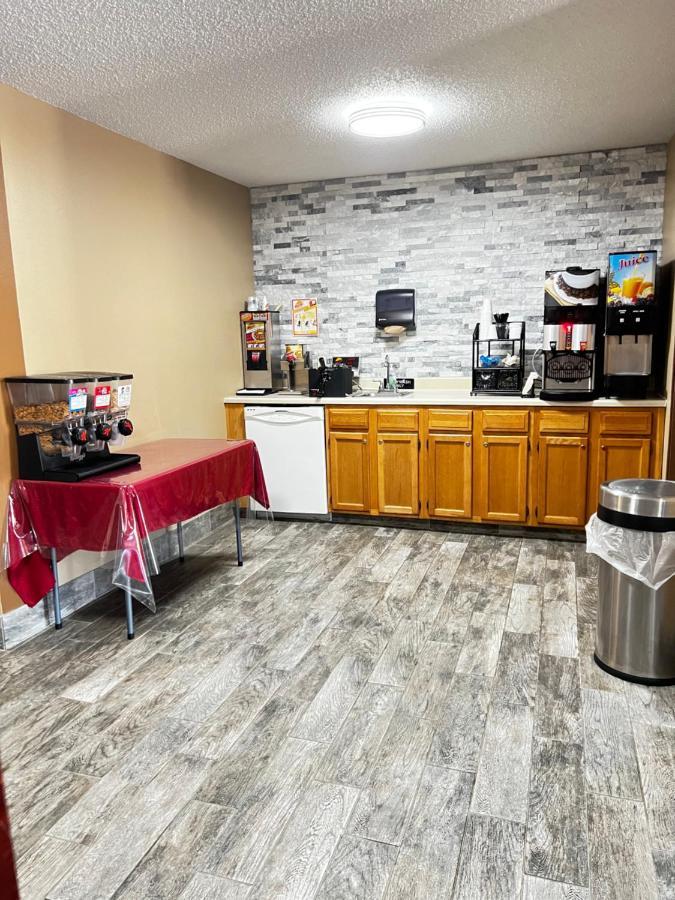 Designer Inn And Suites Toledo Esterno foto