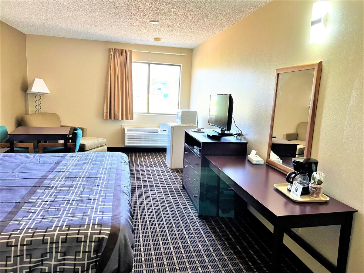 Designer Inn And Suites Toledo Esterno foto